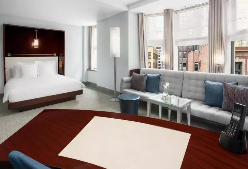 اتاق لوکس, Royalton New York