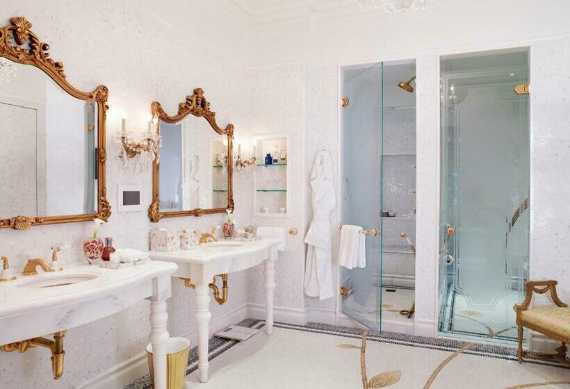 标准间, The Plaza