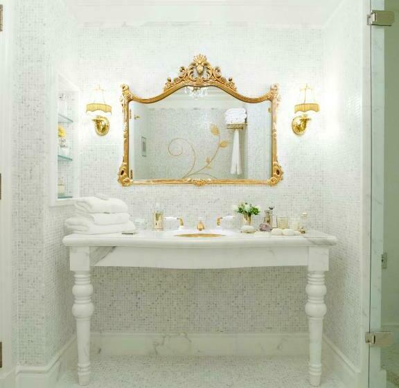 标准间, The Plaza