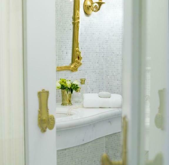 带大床的豪华间, The Plaza