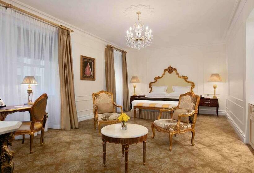 豪华房间, The Plaza