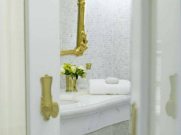 标准间带双人床, The Plaza