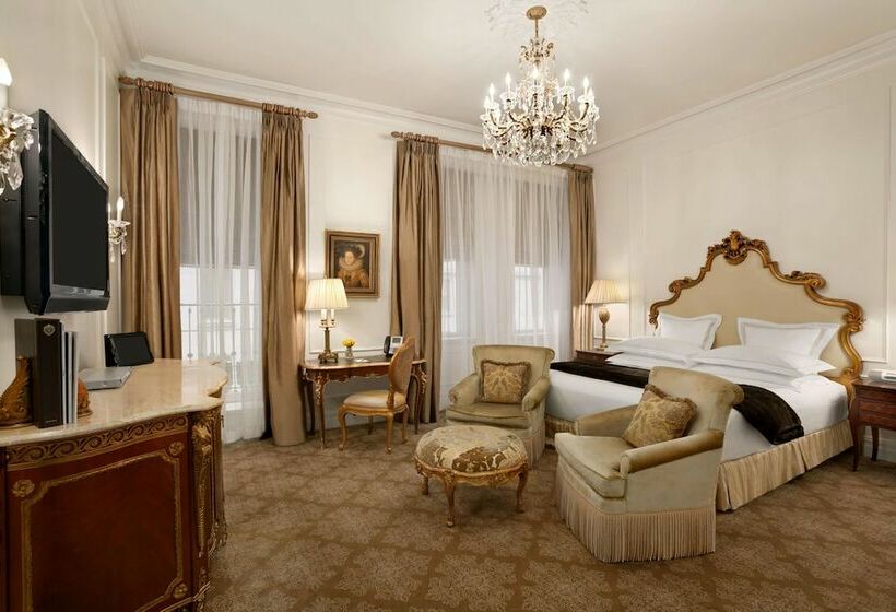 标准间带双人床, The Plaza