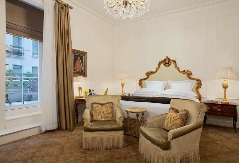 标准间带双人床, The Plaza