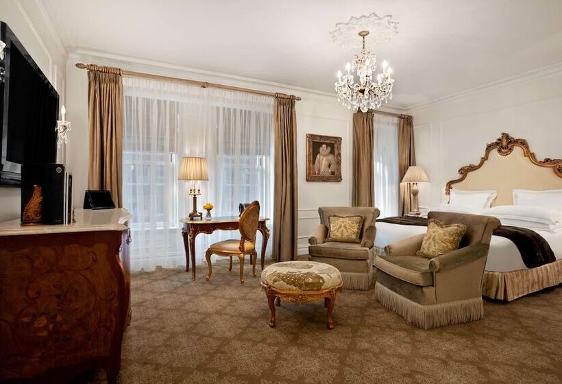 豪华房间, The Plaza