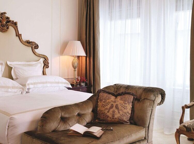 豪华房间, The Plaza