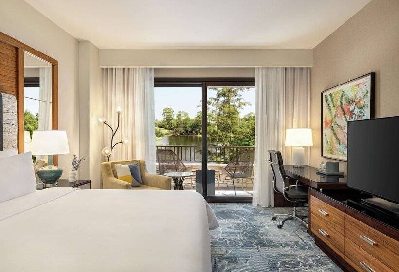 جناح مزوَّد بشرفة, The Woodlands Resort, Curio Collection By Hilton