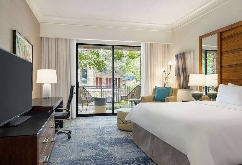 Номер Стандарт Двуспальная Кровать, The Woodlands Resort, Curio Collection By Hilton