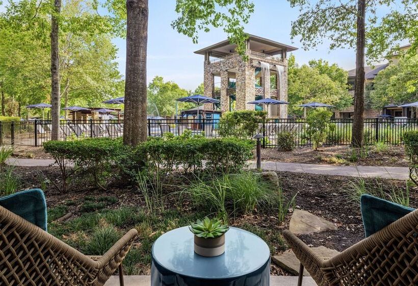 غرفه قياسيه سريرين مزدوجين, The Woodlands Resort, Curio Collection By Hilton