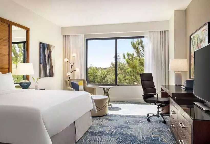 اتاق استاندارد, The Woodlands Resort, Curio Collection By Hilton