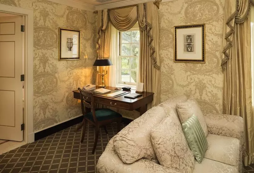 اتاق لوکس, Williamsburg Inn, An Official Colonial Williamsburg
