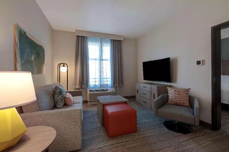 キングサイズベッドのスイートルーム, Omni Tucson National Resort & Spa