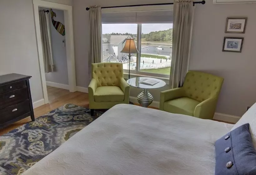 クイーンサイズベッドのスイートルーム, The Nonantum Resort
