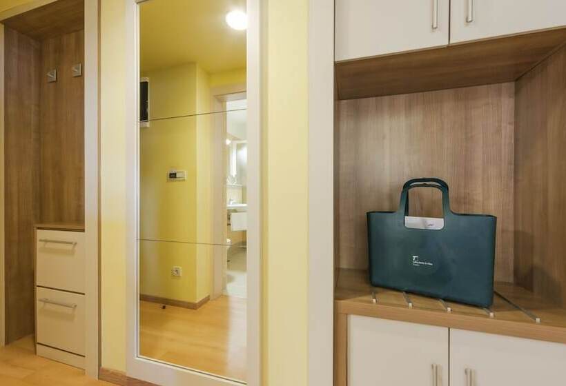 바다 전망 스위트, Aurora