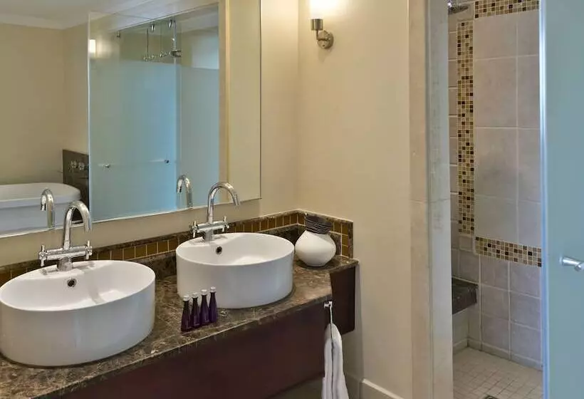 سوییت, Avani Windhoek Hotel & Casino