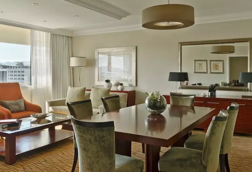 سوئیت پرزیدنت, Avani Windhoek Hotel & Casino