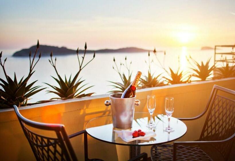 غرفة ديلوكس مطلّة علي البحر مزوَّدة بشُرفة, Croatia