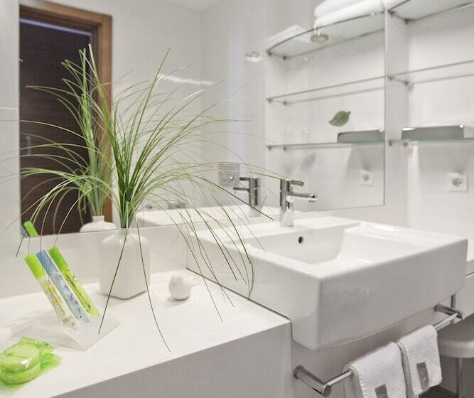 غرفة ديلوكس مطلّة علي البحر مزوَّدة بشُرفة, Croatia