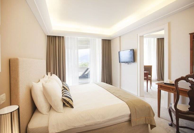 جناح إدارى مطل على البحر, Croatia