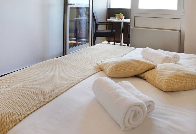 اتاق استاندارد با بالکن, Dražica   Hotel Resort Dražica