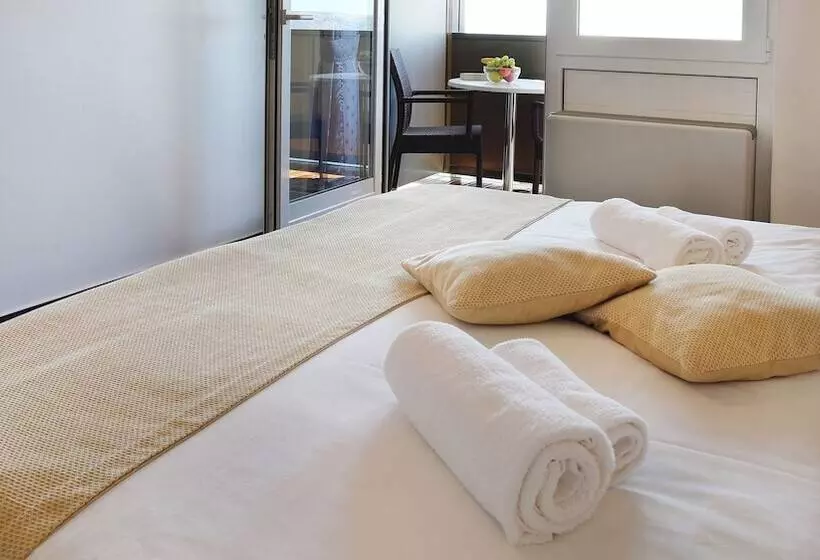 バルコニー付きスタンダードルーム, Dražica Hotel Resort Dražica