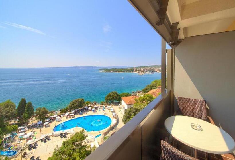 اتاق استاندارد با بالکن و چشم‌انداز دریا, Dražica   Hotel Resort Dražica