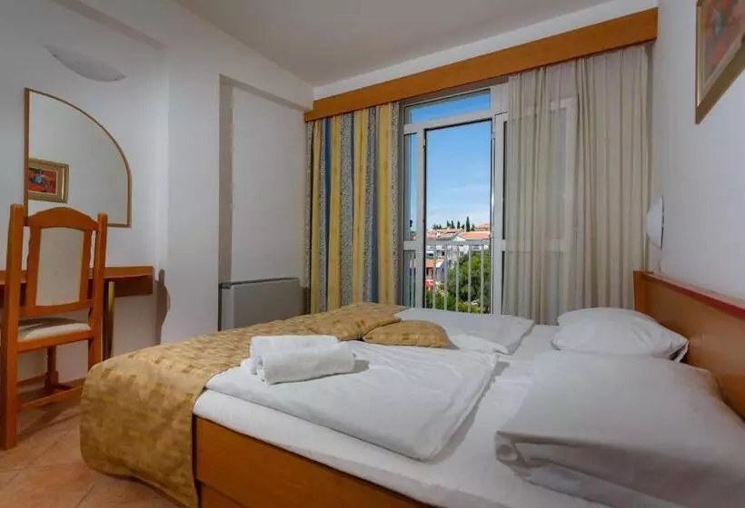スタンダードルーム, Dražica Hotel Resort Dražica