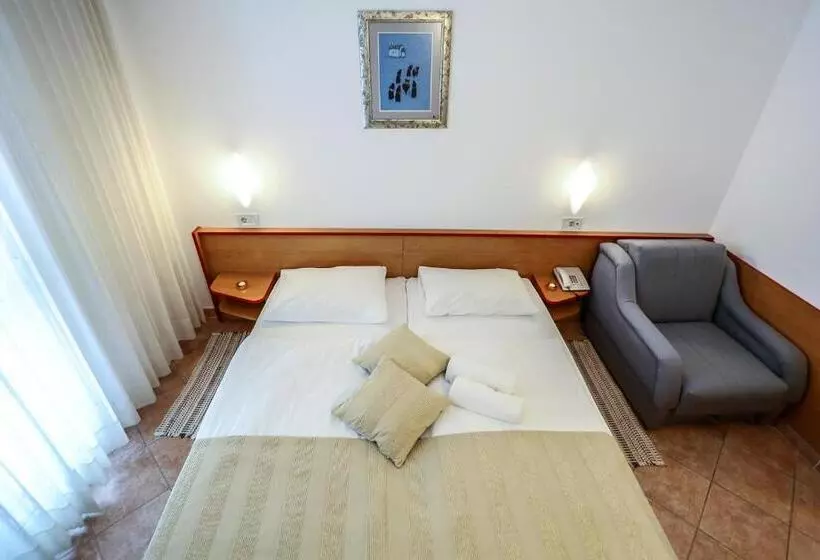 スタンダードルーム, Dražica Hotel Resort Dražica