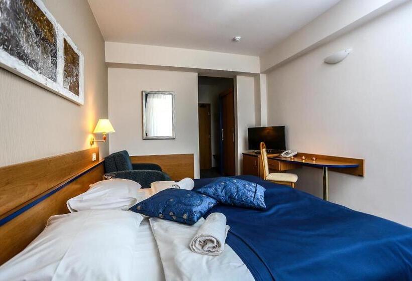 اتاق استاندارد با بالکن, Dražica   Hotel Resort Dražica