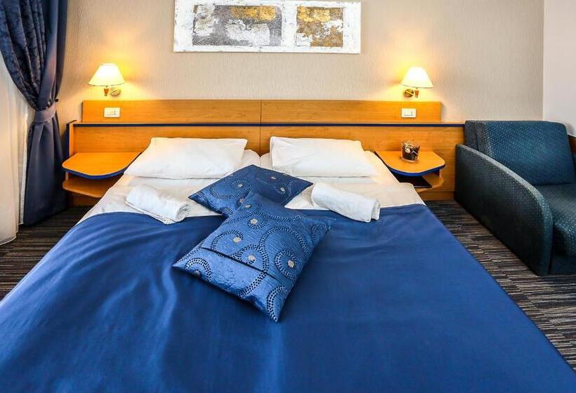 اتاق استاندارد با بالکن, Dražica   Hotel Resort Dražica