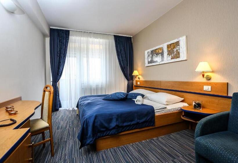 اتاق استاندارد با بالکن, Dražica   Hotel Resort Dražica
