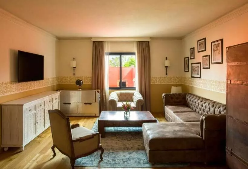 キングサイズベッドのスイートルーム, Fiesta Americana Hacienda Galindo Resort & Spa