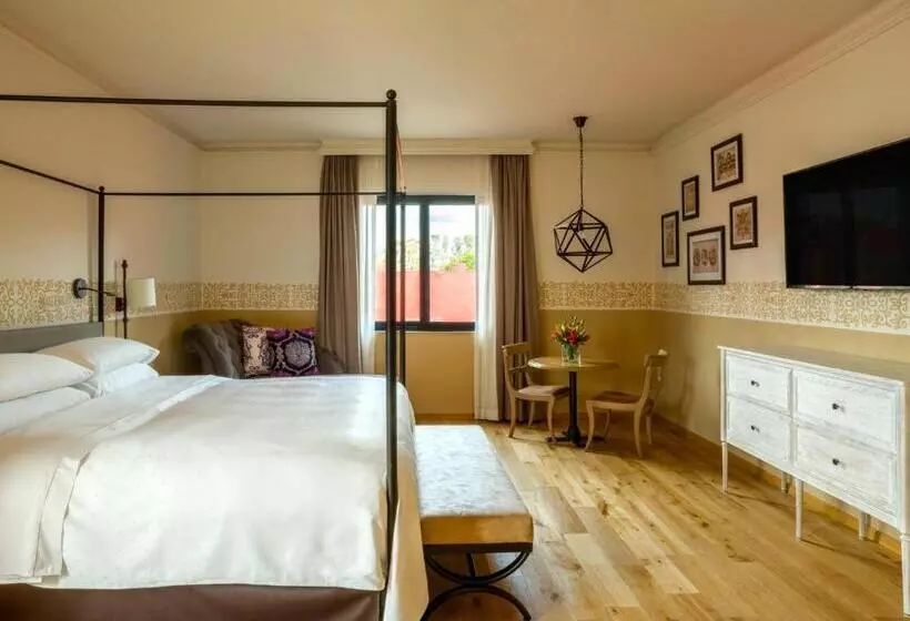 キングサイズベッドのスイートルーム, Fiesta Americana Hacienda Galindo Resort & Spa