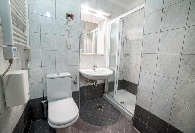 اتاق استاندارد با چشمانداز دریا, Marina