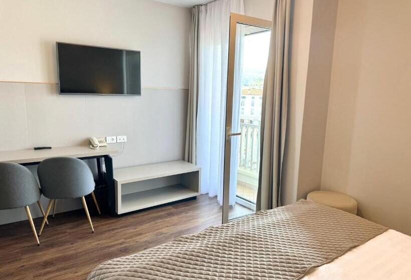 اتاق استاندارد با چشمانداز دریا, Marina