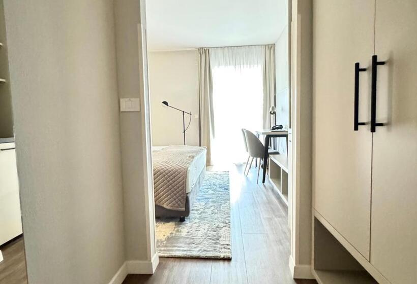 اتاق سوپریور با بالکن, Marina