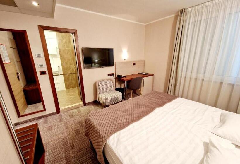 اتاق اکونومی, Marina