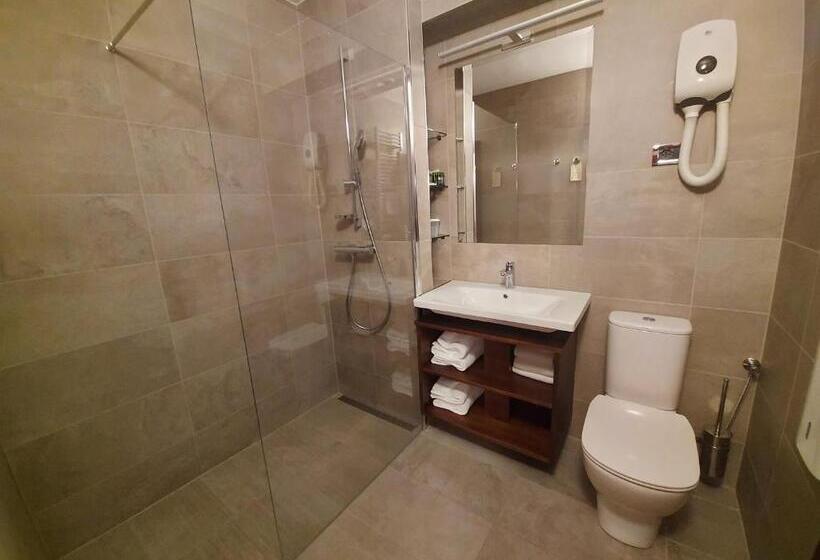 سوییت جونیور با بالکن, Marina