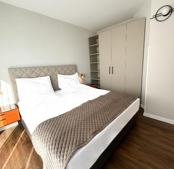 سوییت جونیور با بالکن, Marina