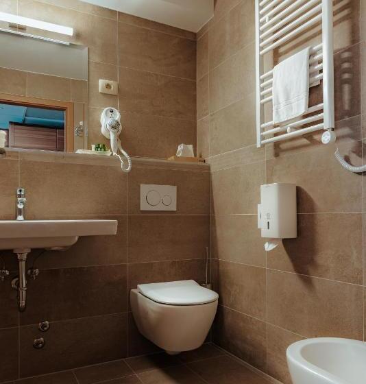 اتاق سوپریور با تخت بزرگ, Marina