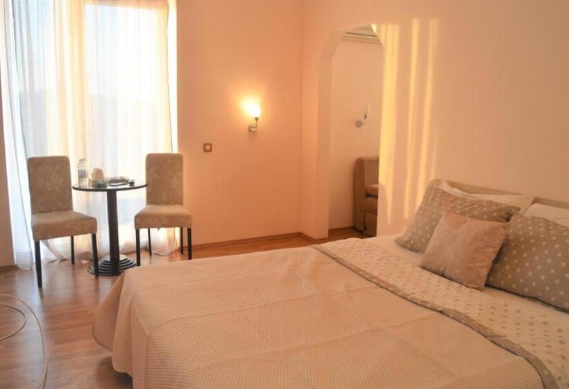 اتاق خانوادگی, Park