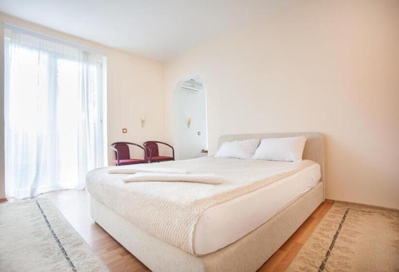 اتاق اکونومی, Park