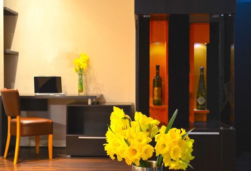 اتاق خانوادگی, Petrus