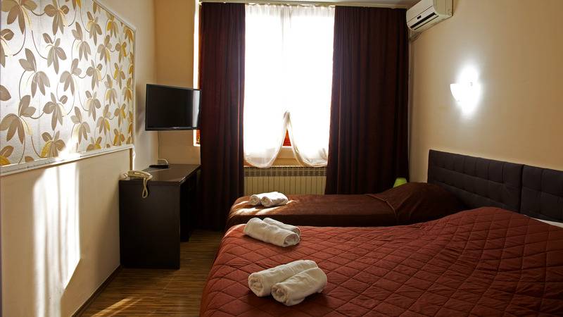 اتاق استاندارد سه نفره, Petrus