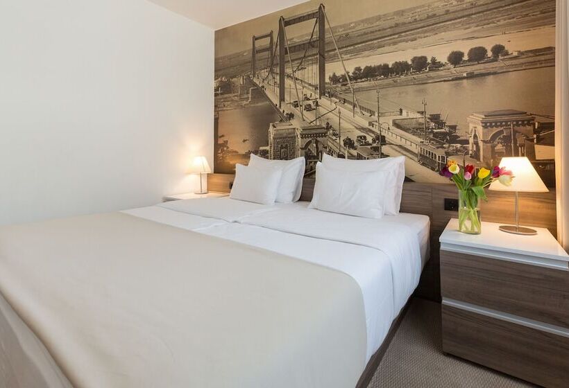 اتاق استاندارد با تخت بزرگ برای معلولان, Royal Inn