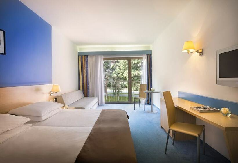 اتاق خانوادگی, Remisens Hotel Lucija