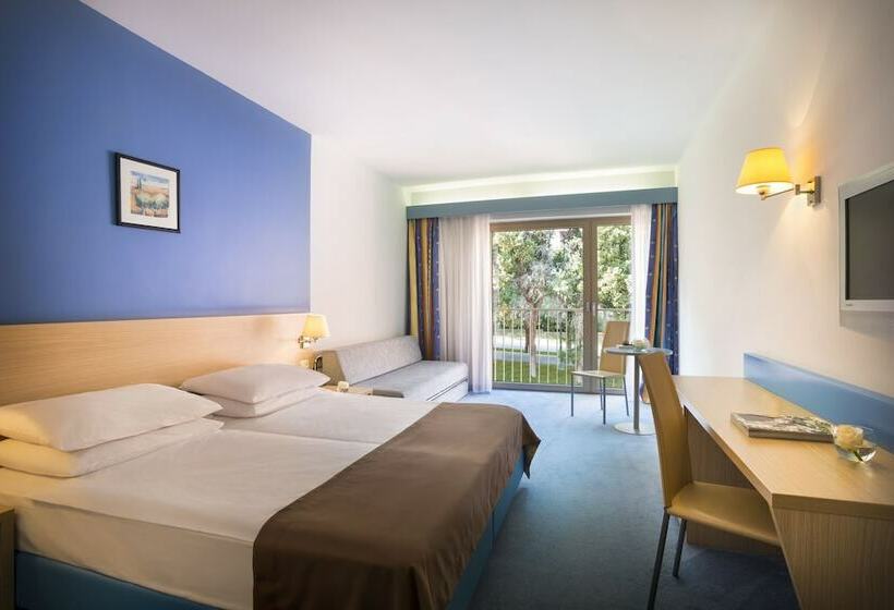 اتاق خانوادگی, Remisens Hotel Lucija