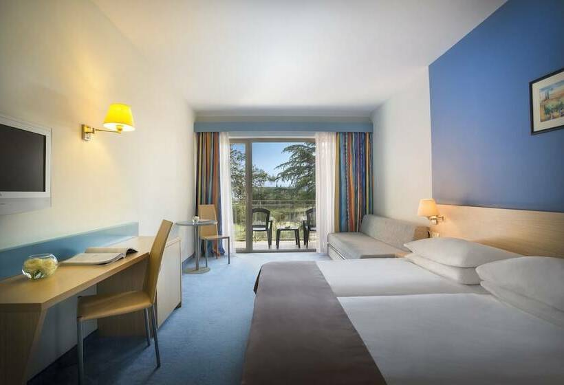 اتاق خانوادگی, Remisens Hotel Lucija