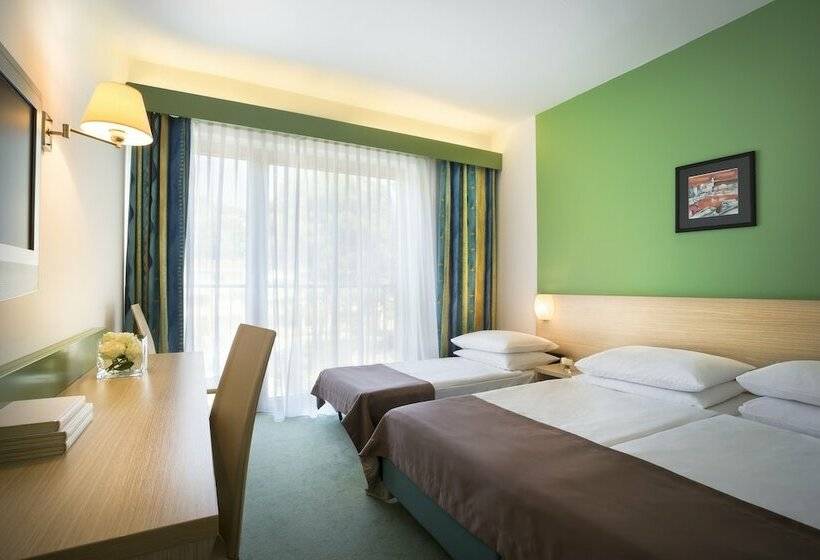 اتاق استاندارد سه نفره, Remisens Hotel Lucija