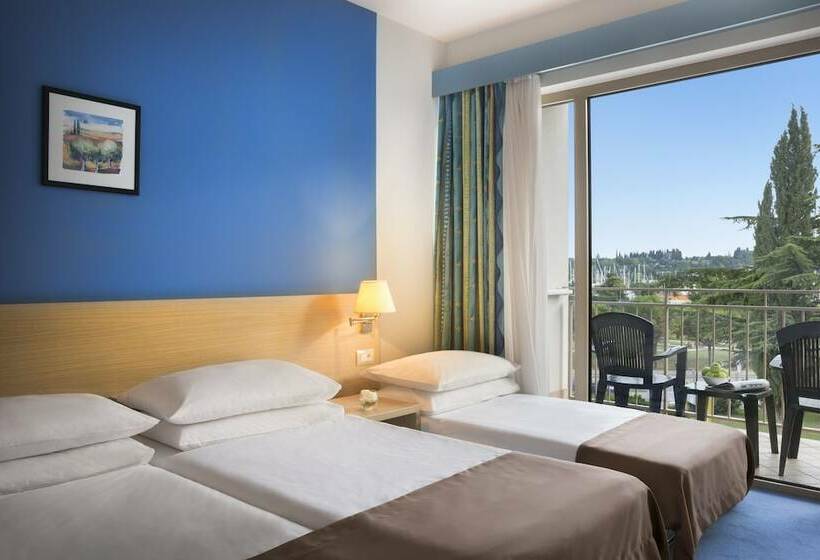 اتاق استاندارد سه نفره, Remisens Hotel Lucija